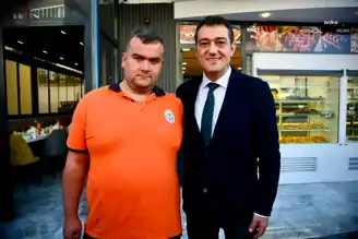 Giresun Belediye Başkanı, Temizlik Personeline Doğum Günü Sürprizi