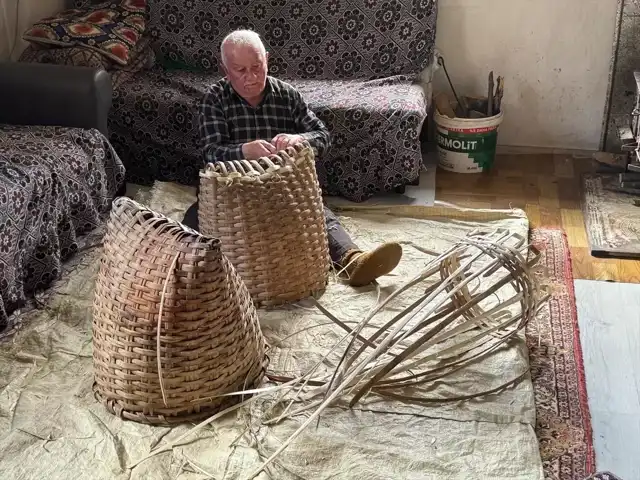 80 Yaşında Yaşayan Bir Zanaatkar: Sepet Örücüsü
