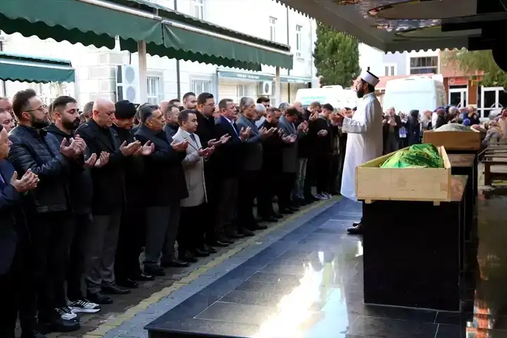 Şehit Ömer Bayrak'ın Babası Veda Edildi