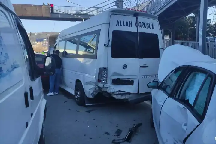Giresun'da Çoklu Araç Kazası: 3 Yaralı